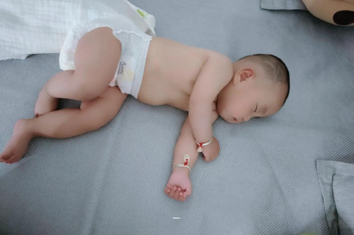 丽江宝宝总是摇头怎么回事